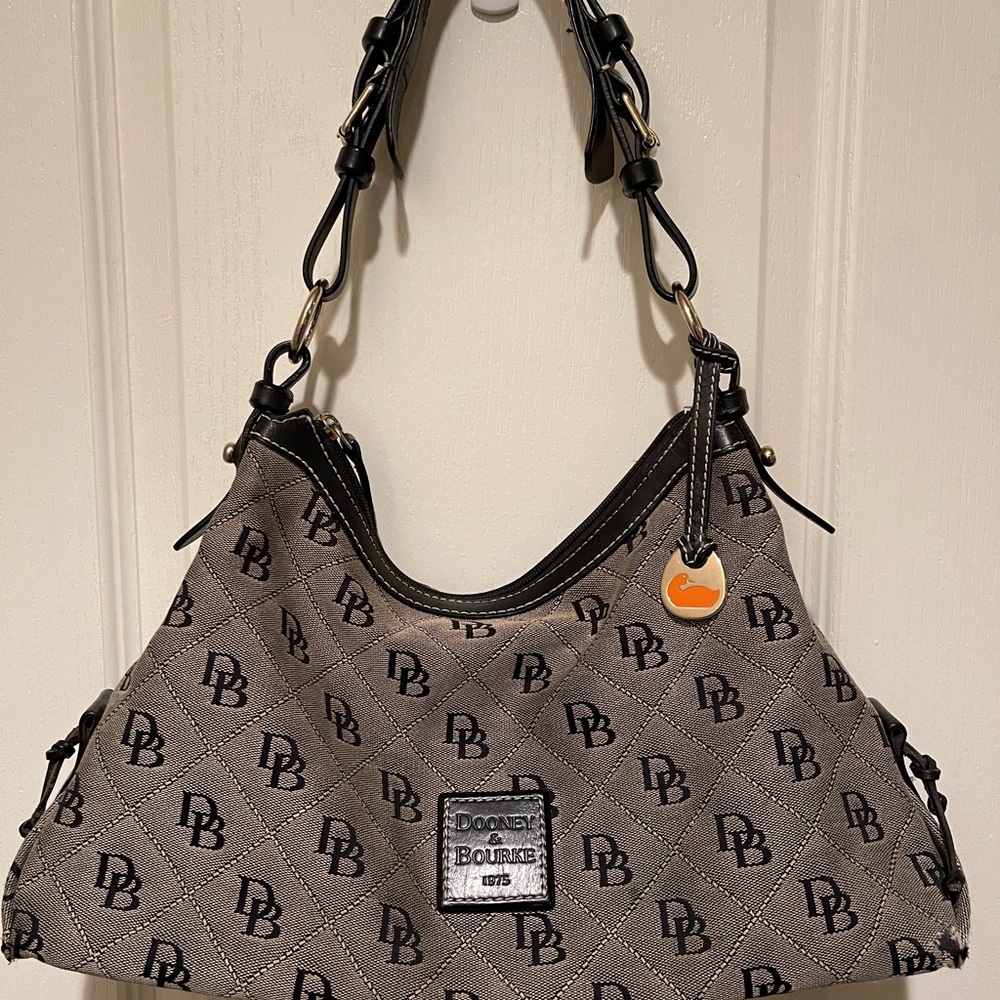 Dorney and Burke Handbag/shoulder Y2K black signature Bag pre-loved Medium Size